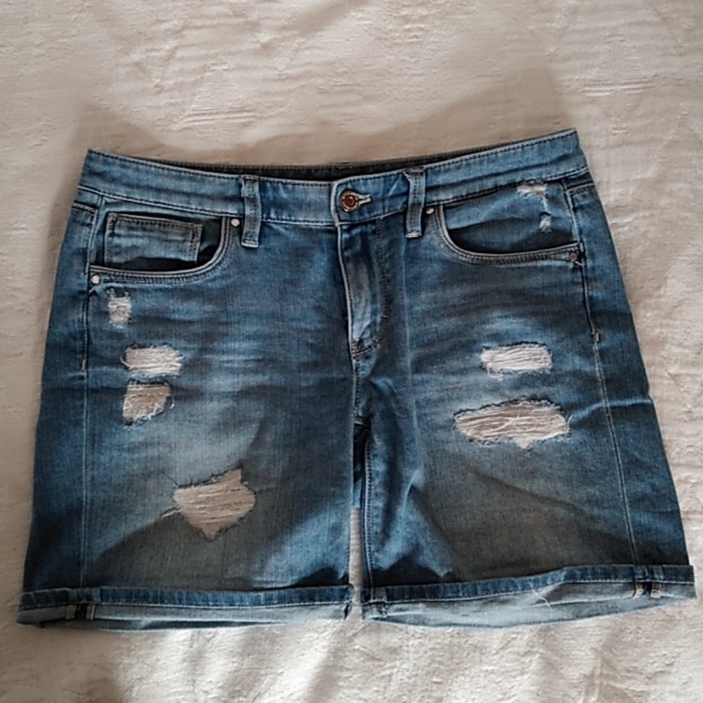 White House Black Market Girlfriend Shorts